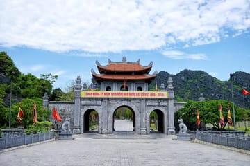 Ninh Binh Highlights Day Tour with Cycling from Hanoi