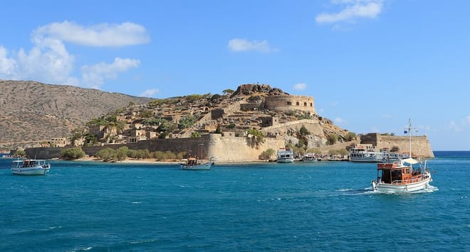 Day Tour to Agios Nikolaos and Spinalonga with Lunch on Board from Heraklion photo 2