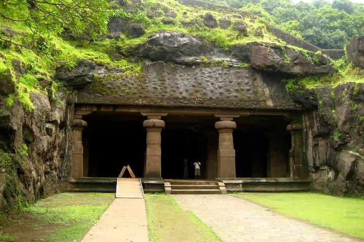 Day trip in Mumbai with Elephanta Caves