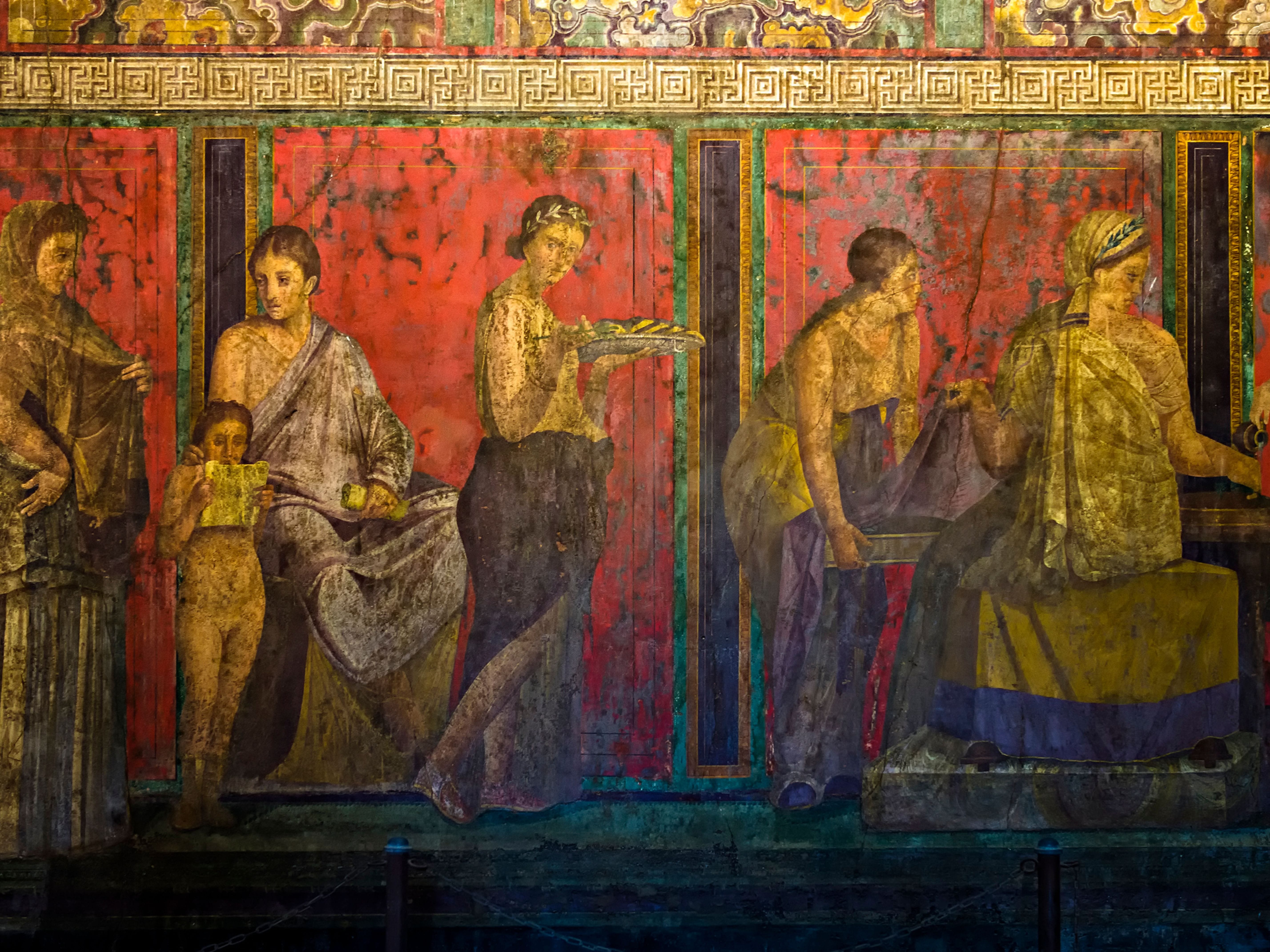 Leave Rome in the morning and reach the Bay of Naples fast, enjoying maximum time in Pompeii and Naples.