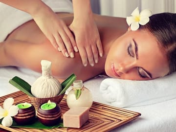 Vietnamese Traditional Massage with herbs, natural essential oils Best Massage in Hanoi