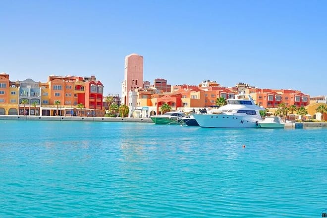 Private City Tour &amp; Magic Catamaran Snorkeling &amp; Parasailing Adrenaline-Hurghada