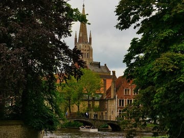 Day Trip to Bruges from Brussels with Canal Cruise and Tours