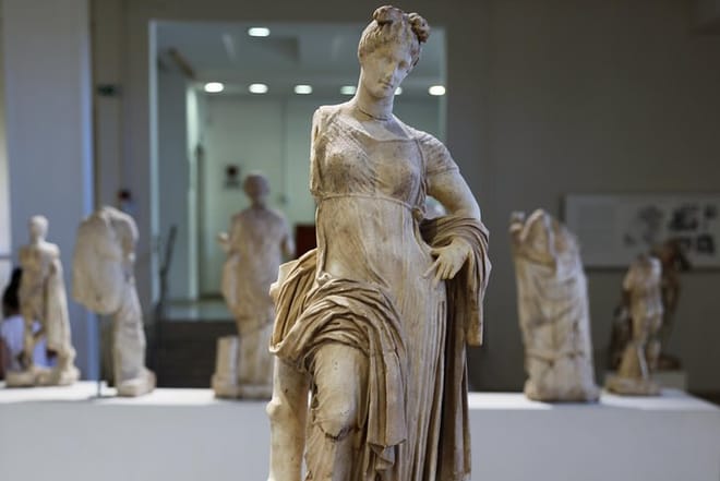 4 Days Private Tour: Delphi - Meteora - Vergina & Dion 6