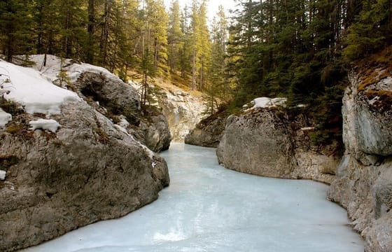 Grassi Lake and Grotto Canyon Ice Walk from Canmore
