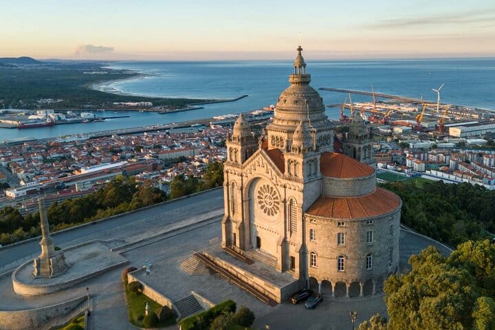 BARCELOS, PONTE LIMA and VIANA CASTELO: Private Tour from Porto