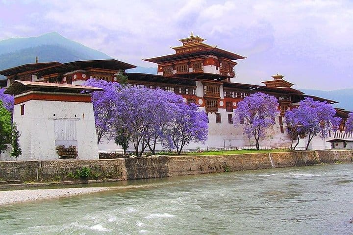 19 Days Mera Peak Climbing & Expedition – One Life-Changing Himalayan Adventure