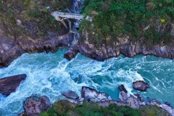 Private Tour of Tiger Leaping Gorge from Lijiang