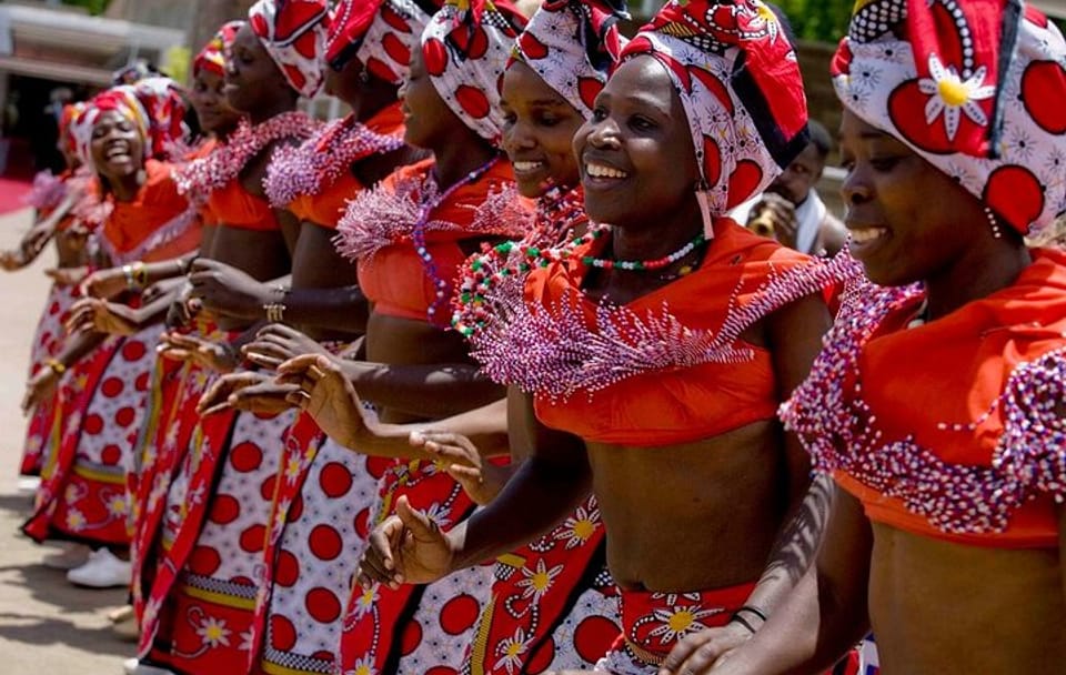 Nairobi Layover to Giraffe Center and Bomas cultural Dance show