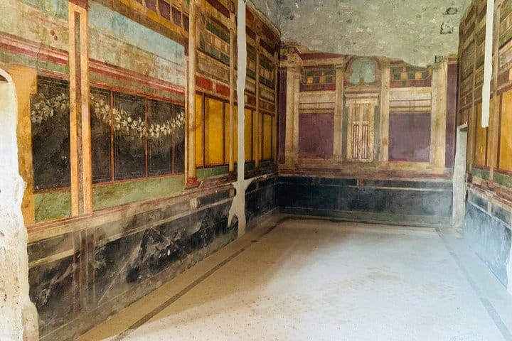 Mt Vesuvius and Pompeii Tour by Bus from Sorrento