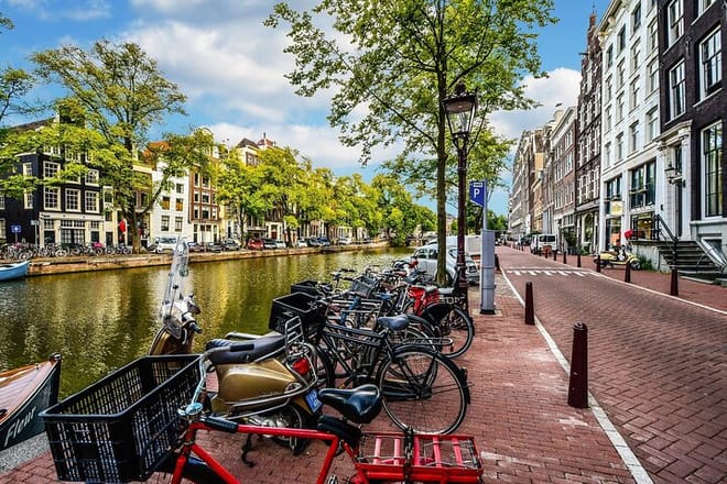 Amsterdam Day Trip from Brussels With Cheese, Clogs and Windmills 9