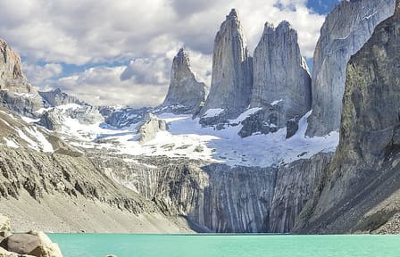 8-Days Unique Experience in Easter Island & Chilean Patagonia