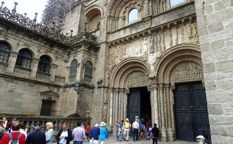 Private Cultural Tour of Santiago de Compostela and Braga from Porto