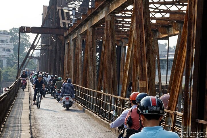 Hanoi City Walking Tour with Local Guide and Train Street