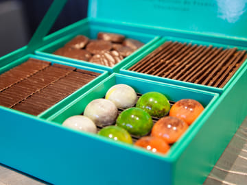Chocolate Tasting Walking Tour in Paris