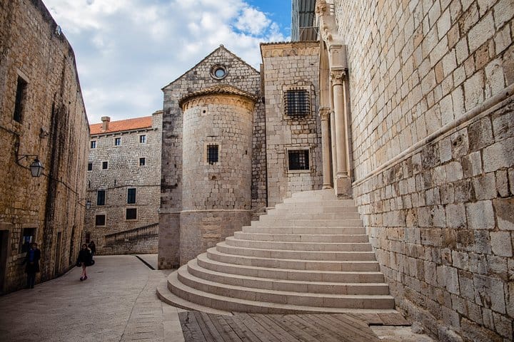 Protest against the Lannisters outside the Dominican Monastery in the east of Dubrovnik.