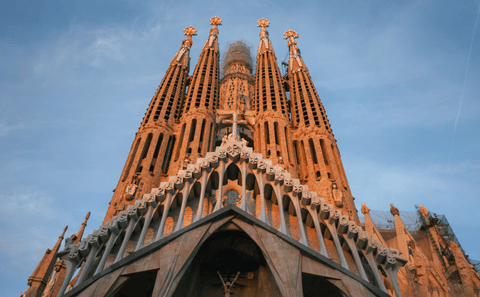 Barcelona Old City Walking Tour + 1H Boat Cruise