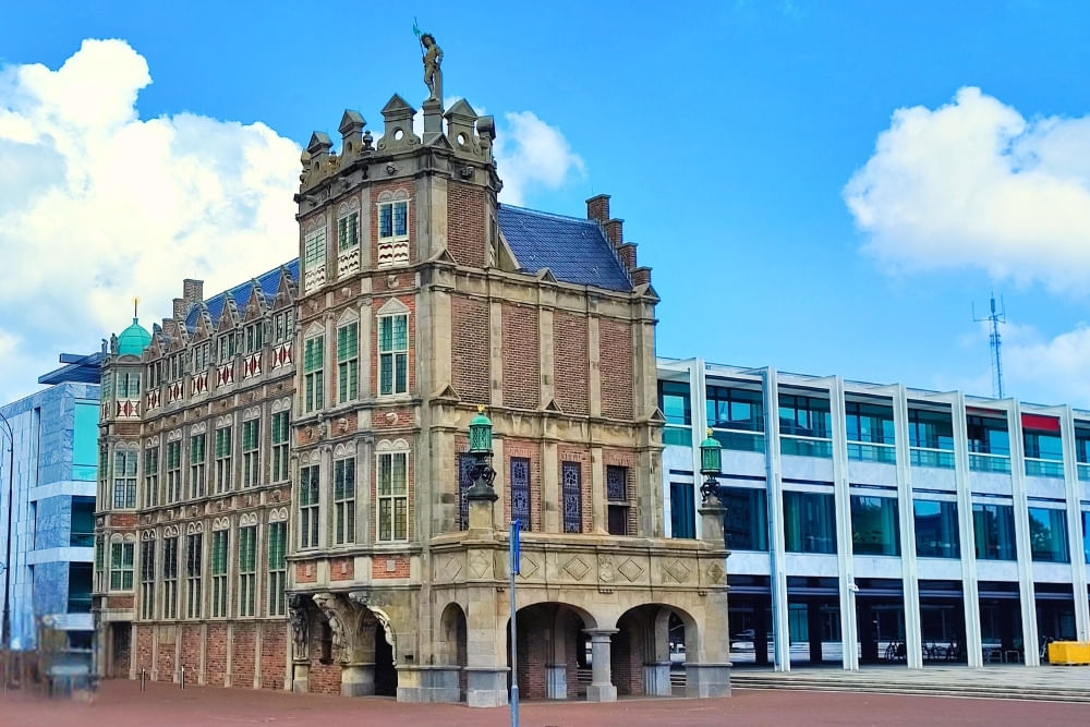 View of Duivelshuis van Maarten van Rossum along the route of the Arnhem scavenger hunt City Detective. 