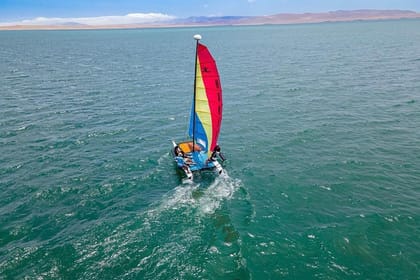 Par-05 : Sail on a Catamaran – Discover Paracas Bay