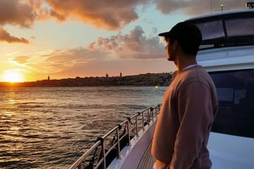 SUNSET CRUISE of Bosphorus at Deluxe Yacht in Istanbul