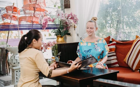 Bali Airport Departure Transfer with Spa Treatment in Kuta