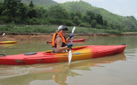 Kayak Tour Across Sirilanna Lake in Chiang Mai