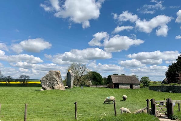Stonehenge and Avebury Guided Small Group Day Tour from London