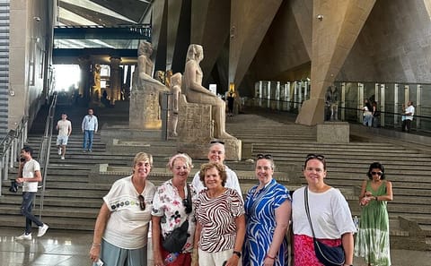 Private Full-Day Tour of Giza Pyramids and Cairo Museum