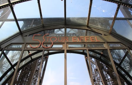 Romantic Dinner and Cabaret Experience in Paris