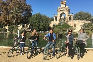 Barcelona Evening Small Group Bike Tour with Cava | with Private Option