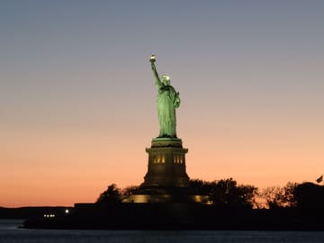 Evening Cruise to See Manhattan Skyline and Statue of Liberty
