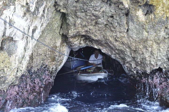 Sorrento to Capri: Small Group Boat Tour with Blue Grotto