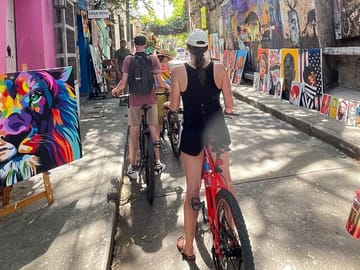 Bicycle Tour and Lunch in Cartagena Inspired by Anthony Bourdain