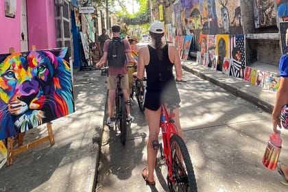 BICYCLE TOUR AND LUNCH AT SPOT FAVORITE OF ANTHONY BOURDAIN