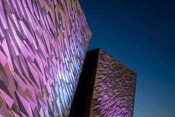 Belfast City Highlights Tour: 5-Hour Guided Experience