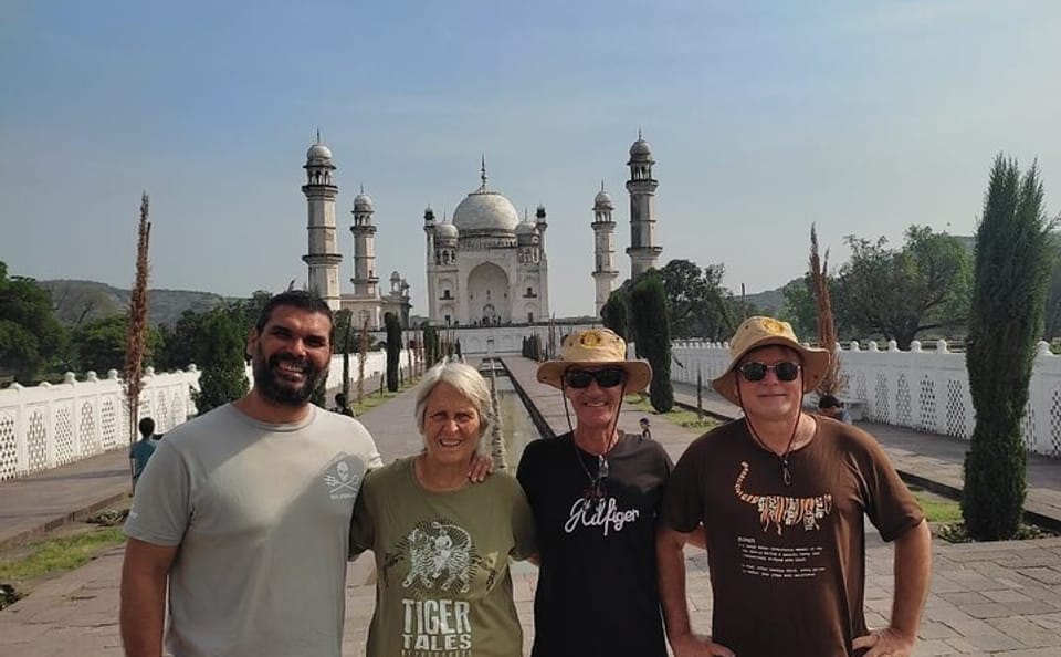 Cultural Tour of Ellora Caves and Daulatabad Fort in Aurangabad