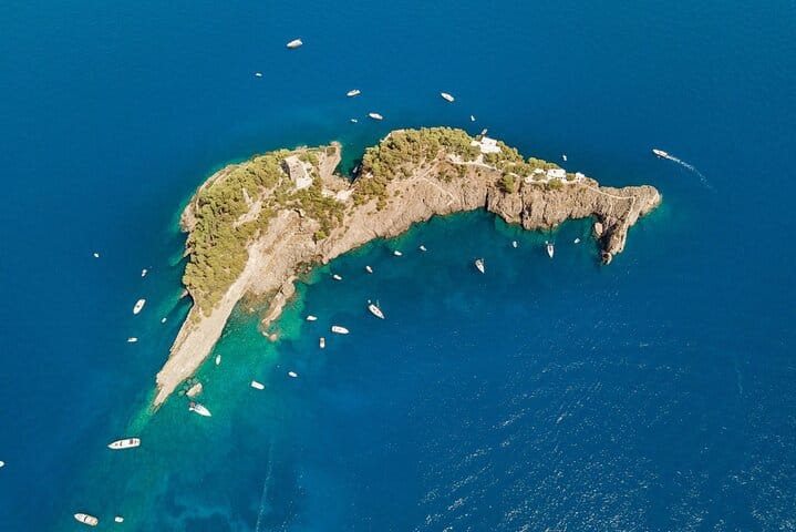Discover Li Galli and Capri from Amalfi 4