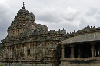 Hubli to Hampi, Anshi National Park & Goa Beach Tour