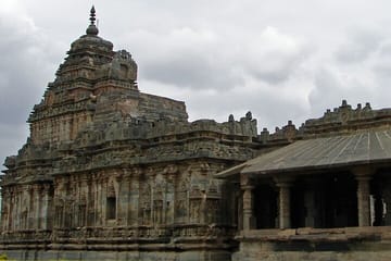 Hubli to Hampi and Goa Beach 7-Day Tour with Wildlife Experience