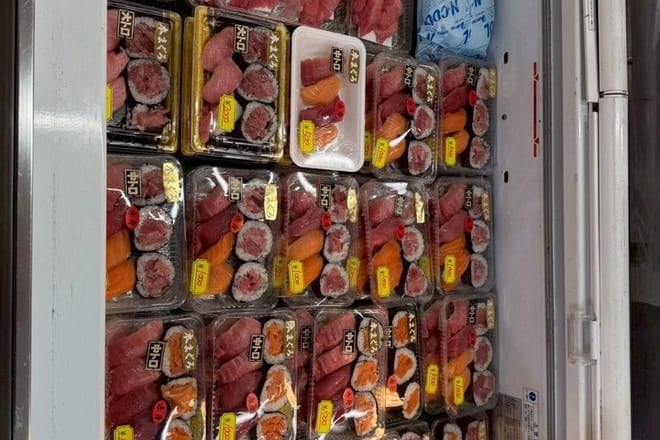 Tsukiji Fish Market Morning Tour Most Fresh Tuna Fish 9