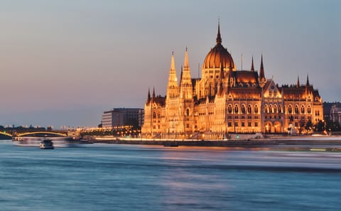 Private Luxury Sightseeing Tour of Budapest's Highlights