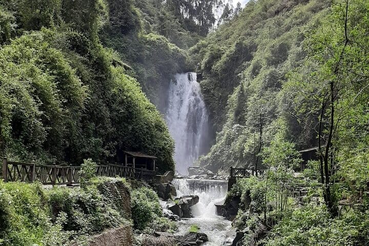 Otavalo market tour, Cayambe, Quitsato, Peguche, Cotacachi
