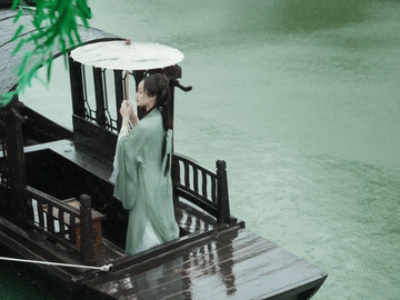 Suzhou: Classical Hanfu Photoshoot on Pingjiang Road