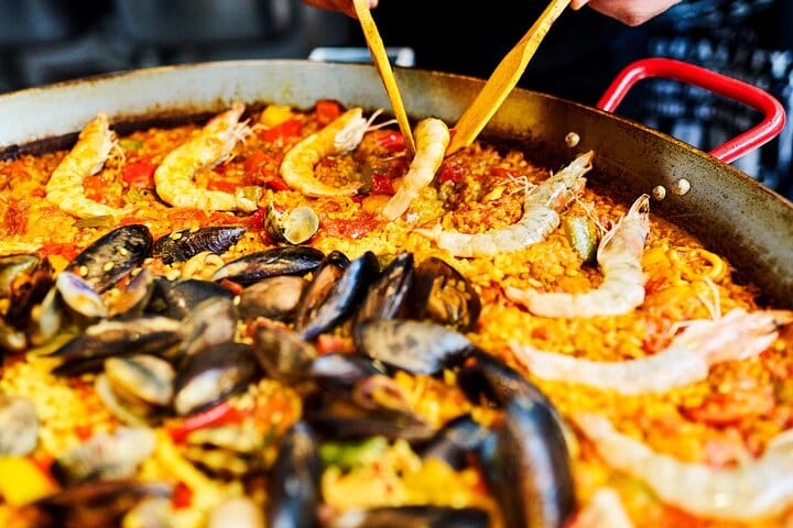 Paella Cooking Class and LIVE Flamenco Show in Barcelona