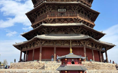 Datong tour of Hanging Temples, Yungang Grottoes, and Pagoda