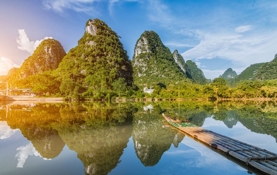 Yangshuo and Li River Sightseeing Tour in Guilin