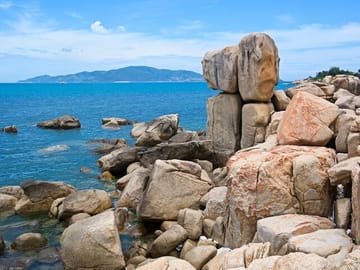 Chong Promontory Rocks - A unique destination in Nha Trang.