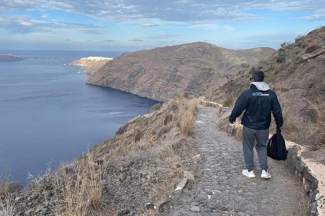 Santorini Caldera Hike from Fira to Oia with Guide photo 2