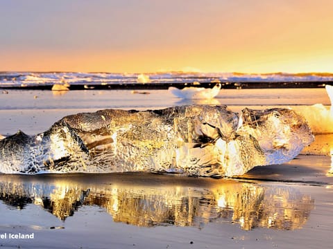 Glacier Lagoon (Jökulsárlón) & South Coast Tour with boat ride, photo 4