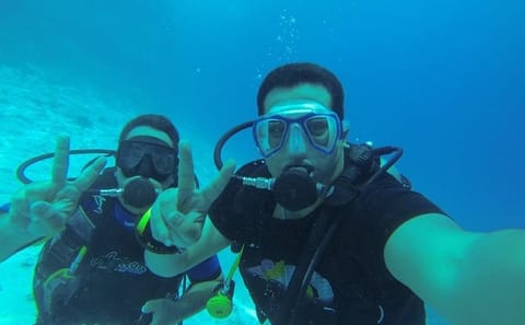 Beginner Scuba Diving Experience in Hurghada, Egypt